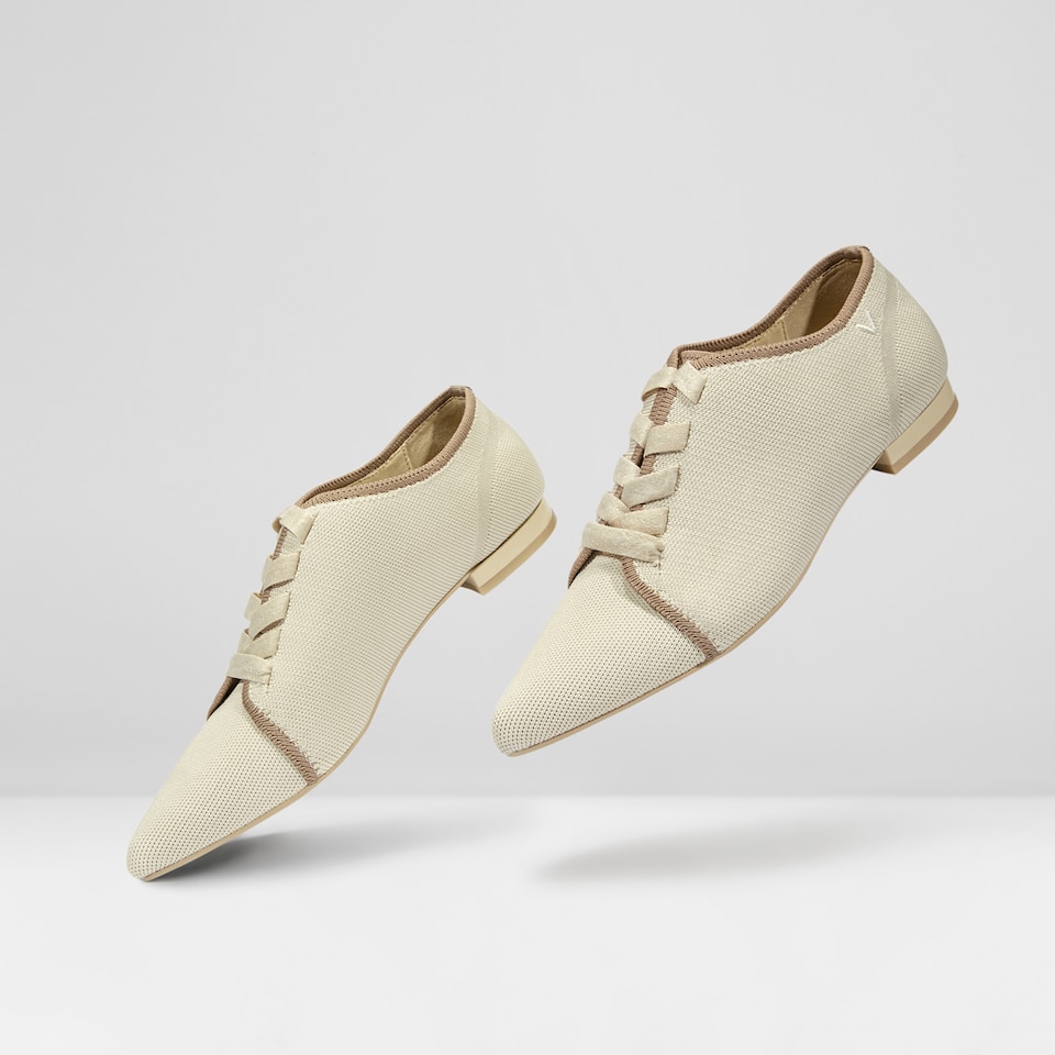 Grace Pointy Oxfords in Cream Ivory | Women's Sustainable and Stylish Shoes | VIVAIA