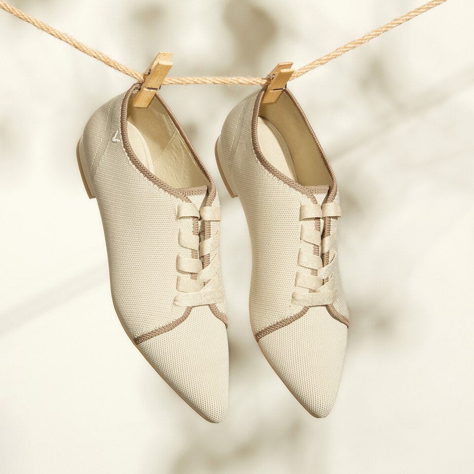 Grace Pointy Oxfords in Cream Ivory | Women's Sustainable and Stylish Shoes | VIVAIA