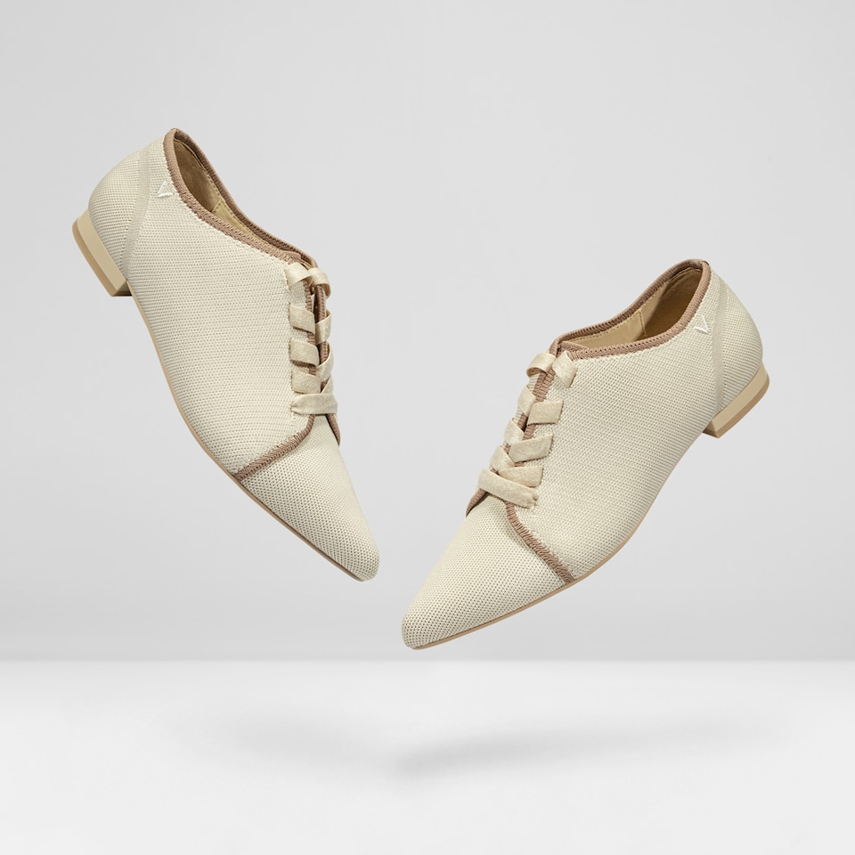 Grace Pointy Oxfords in Cream Ivory | Women's Sustainable and Stylish Shoes | VIVAIA