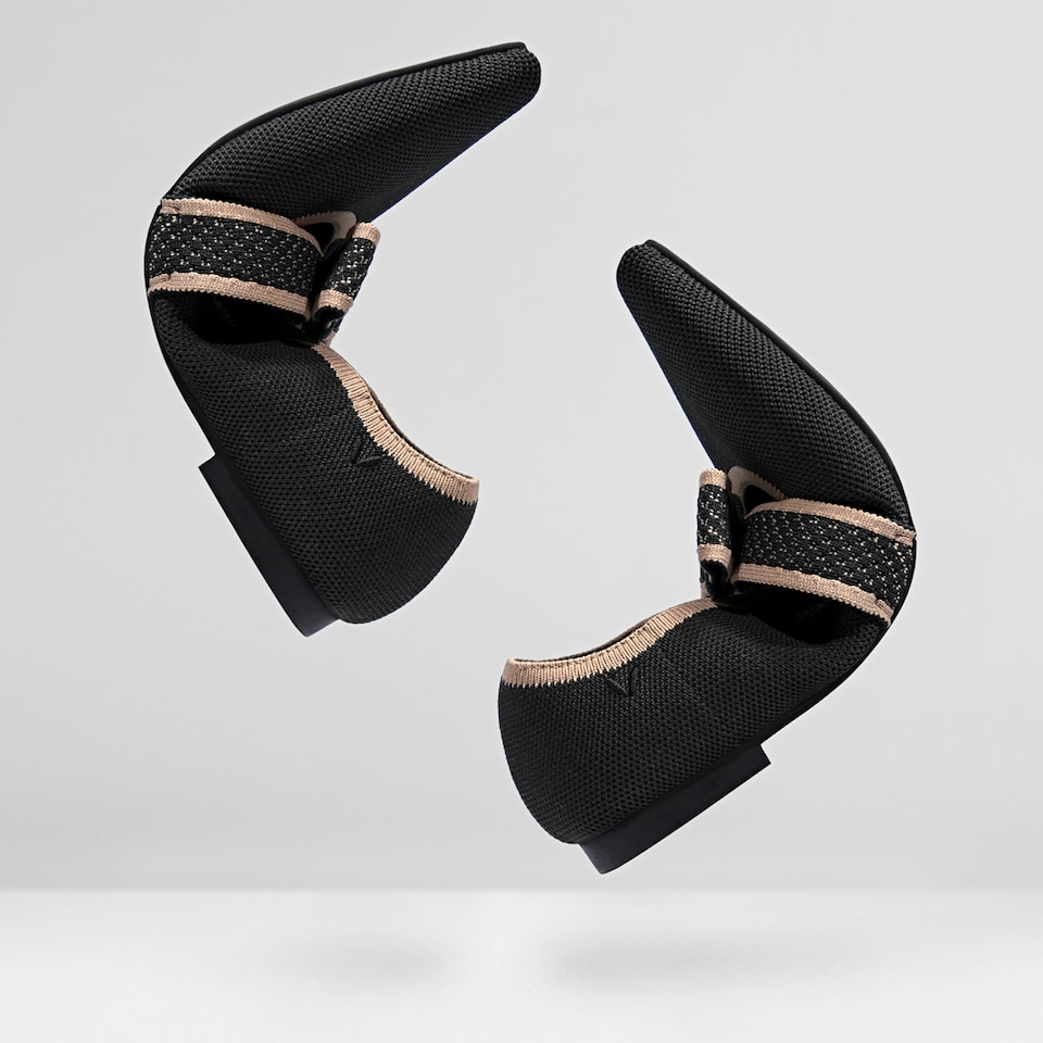 Daphne Pointy Mary Jane Flats in Black | Women's Sustainable, Washable and Stylish Shoes | VIVAIA