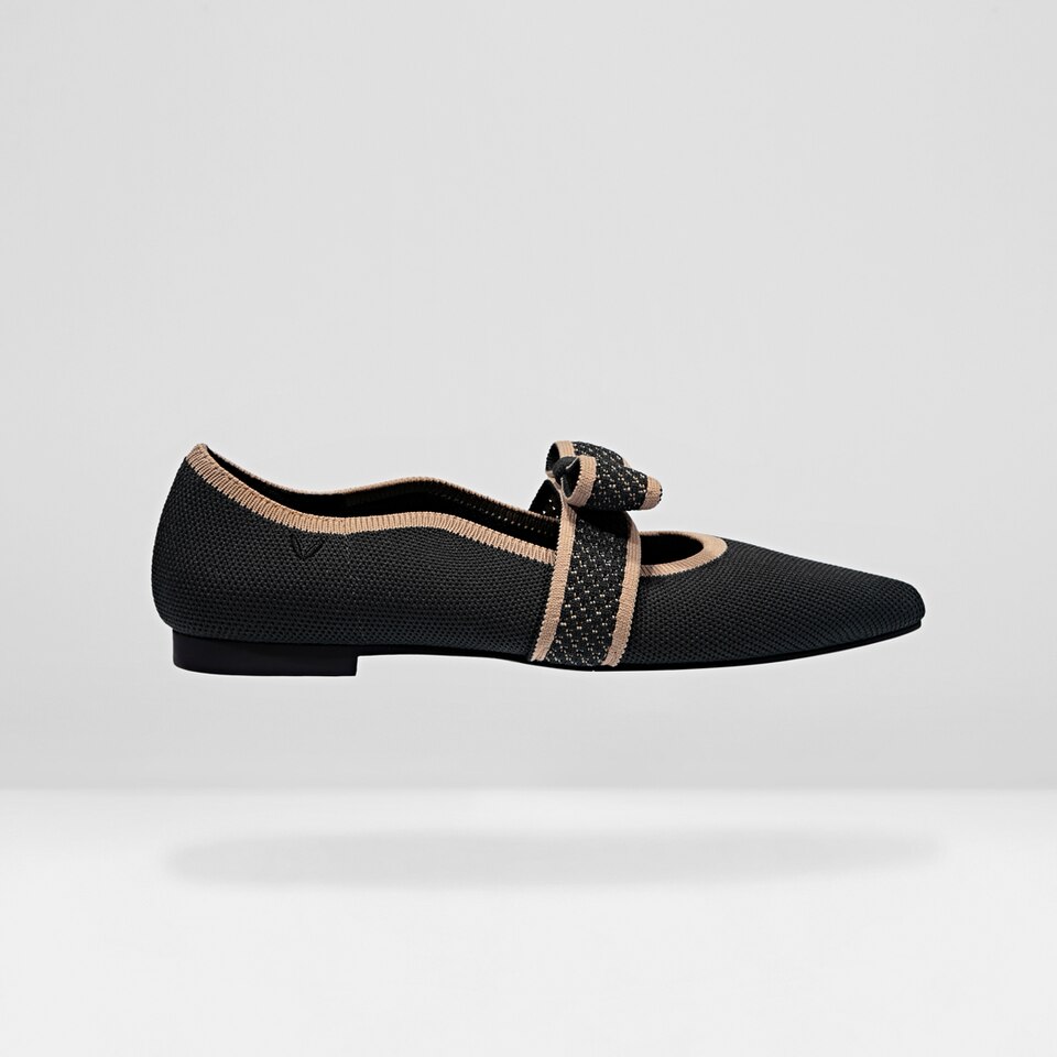 Daphne Pointy Mary Jane Flats in Black | Women's Sustainable, Washable and Stylish Shoes | VIVAIA