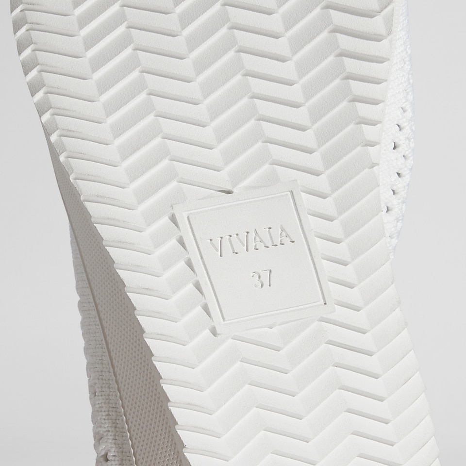 Polly Round-toe Sneakers in White Blue | Women's Sustainable, Washable and Stylish Shoes | VIVAIA