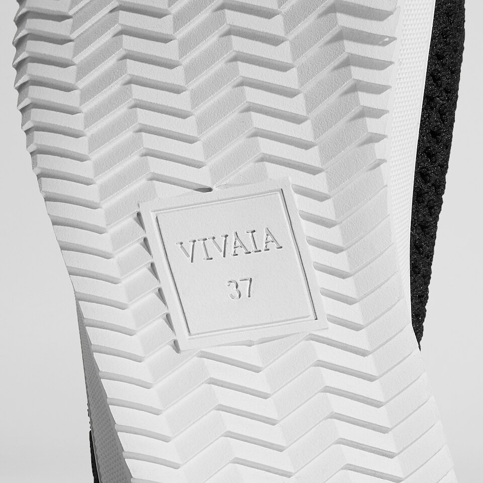 Polly Round-toe Sneakers in Black | Women's Sustainable, Washable and Stylish Shoes | VIVAIA