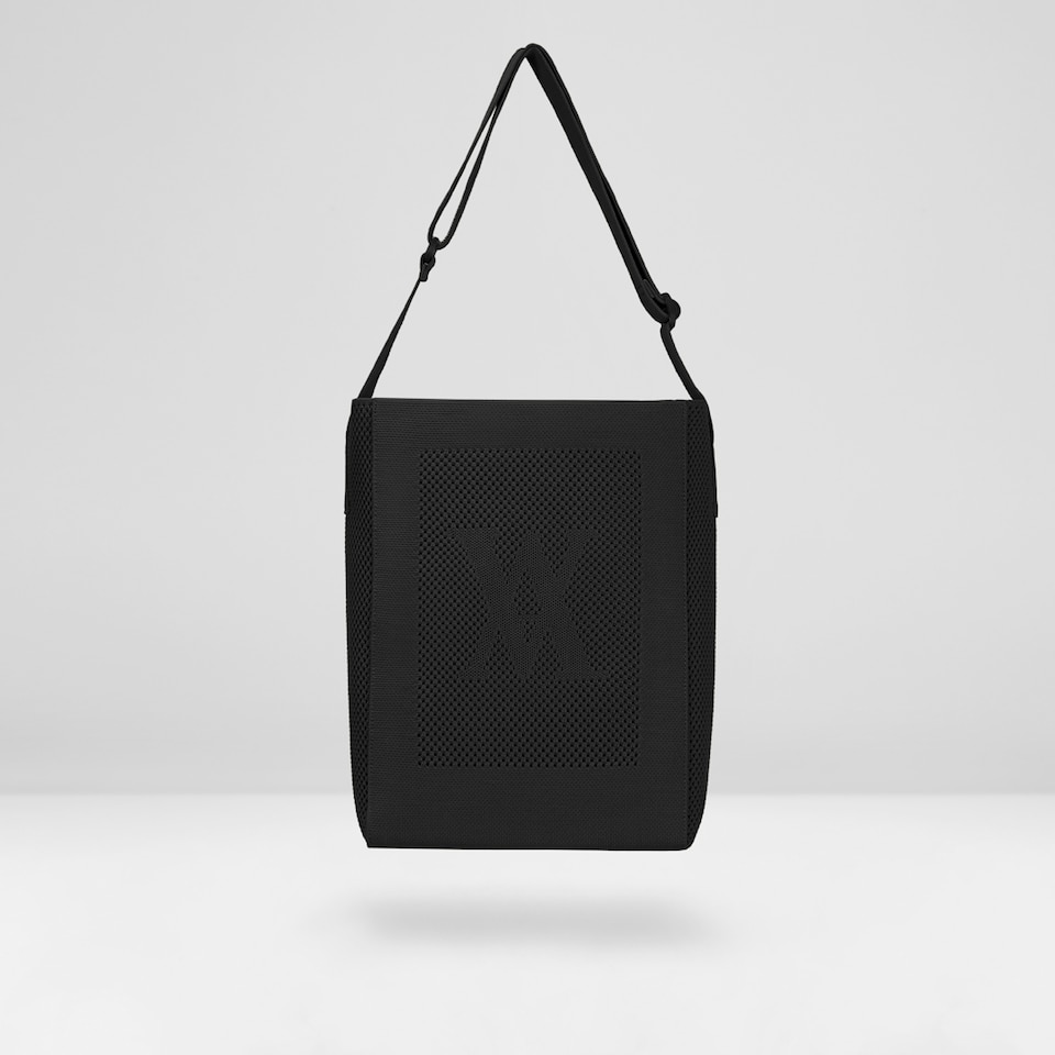 Harper Messenger Bag in Black - Women's Sustainable, Washable and Stylish Knitbags | Vivaia