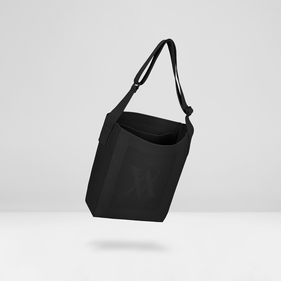Harper Messenger Bag in Black - Women's Sustainable, Washable and Stylish Knitbags | Vivaia