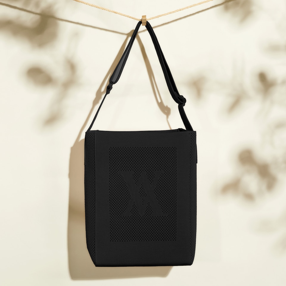 Harper Messenger Bag in Black - Women's Sustainable, Washable and Stylish Knitbags | Vivaia