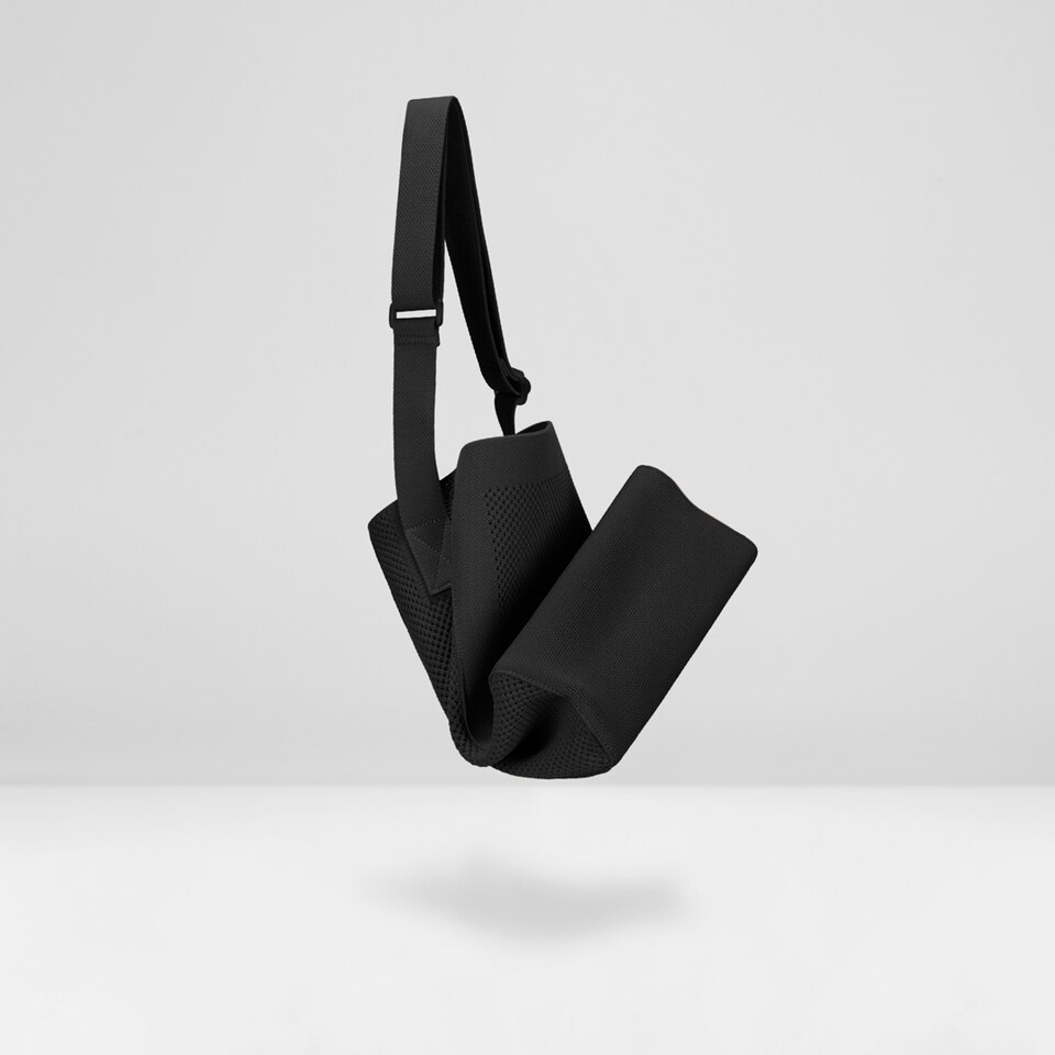 Harper Messenger Bag in Black - Women's Sustainable, Washable and Stylish Knitbags | Vivaia