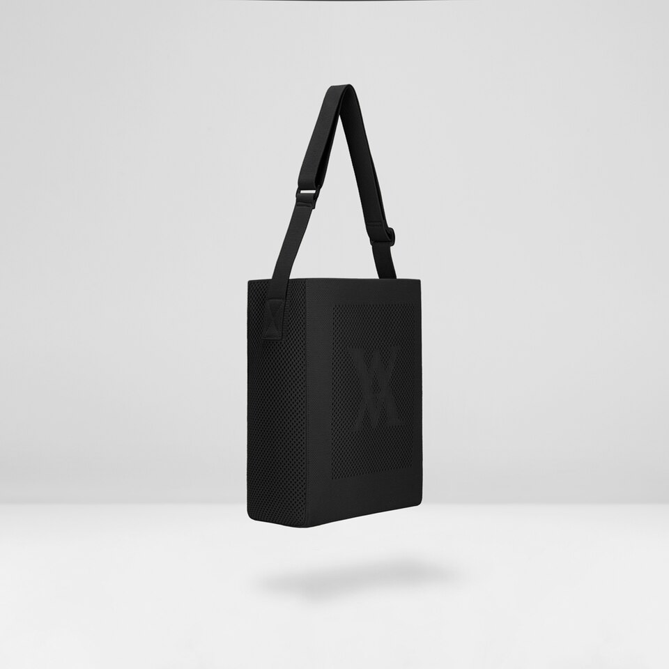 Harper Messenger Bag in Black - Women's Sustainable, Washable and Stylish Knitbags | Vivaia
