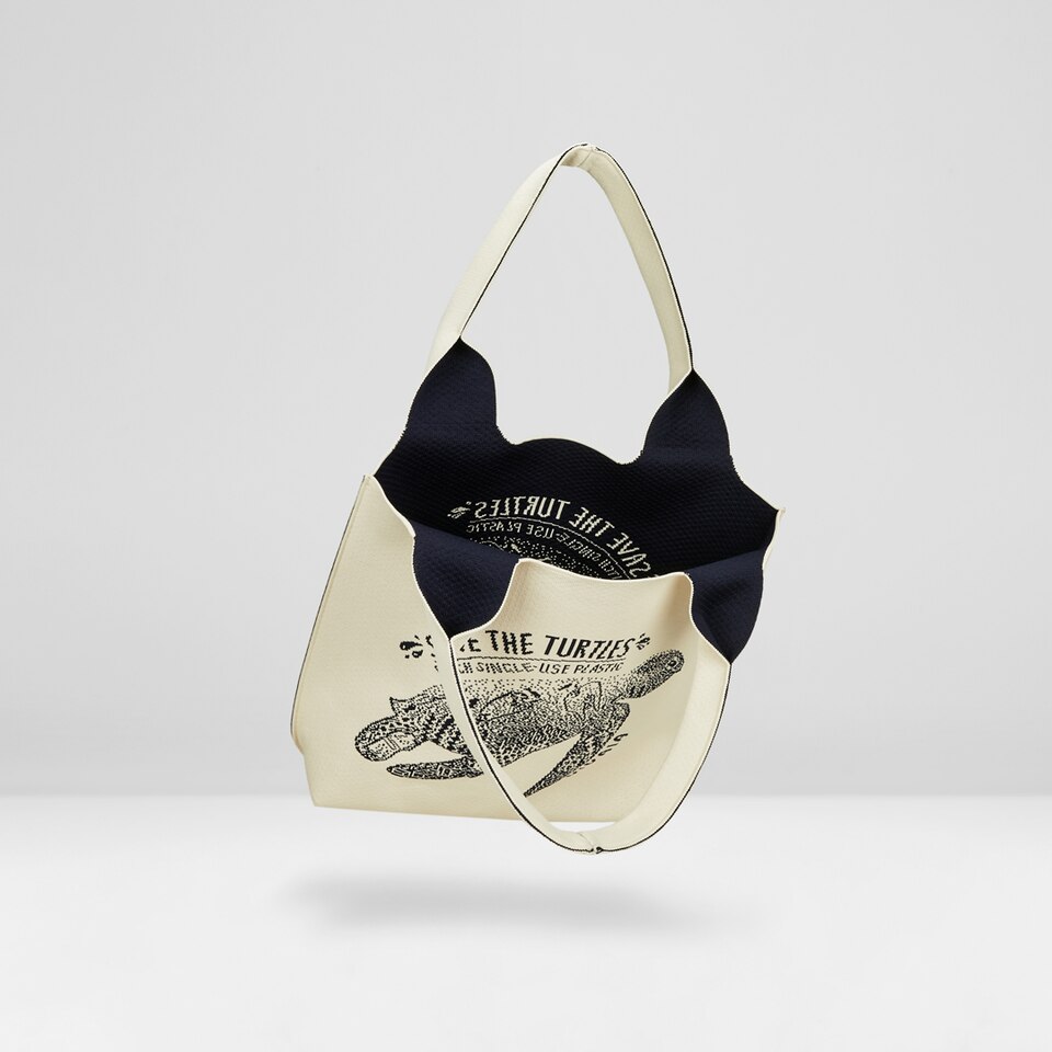 Yoki Tote Bag in Sea Turtle - Women's Sustainable, Washable and Stylish Knitbags | Vivaia