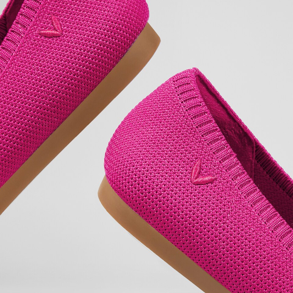Aria5° Women Pointy Flats in (Rose Red) - Sustainable & Washable Shoes | VIVAIA