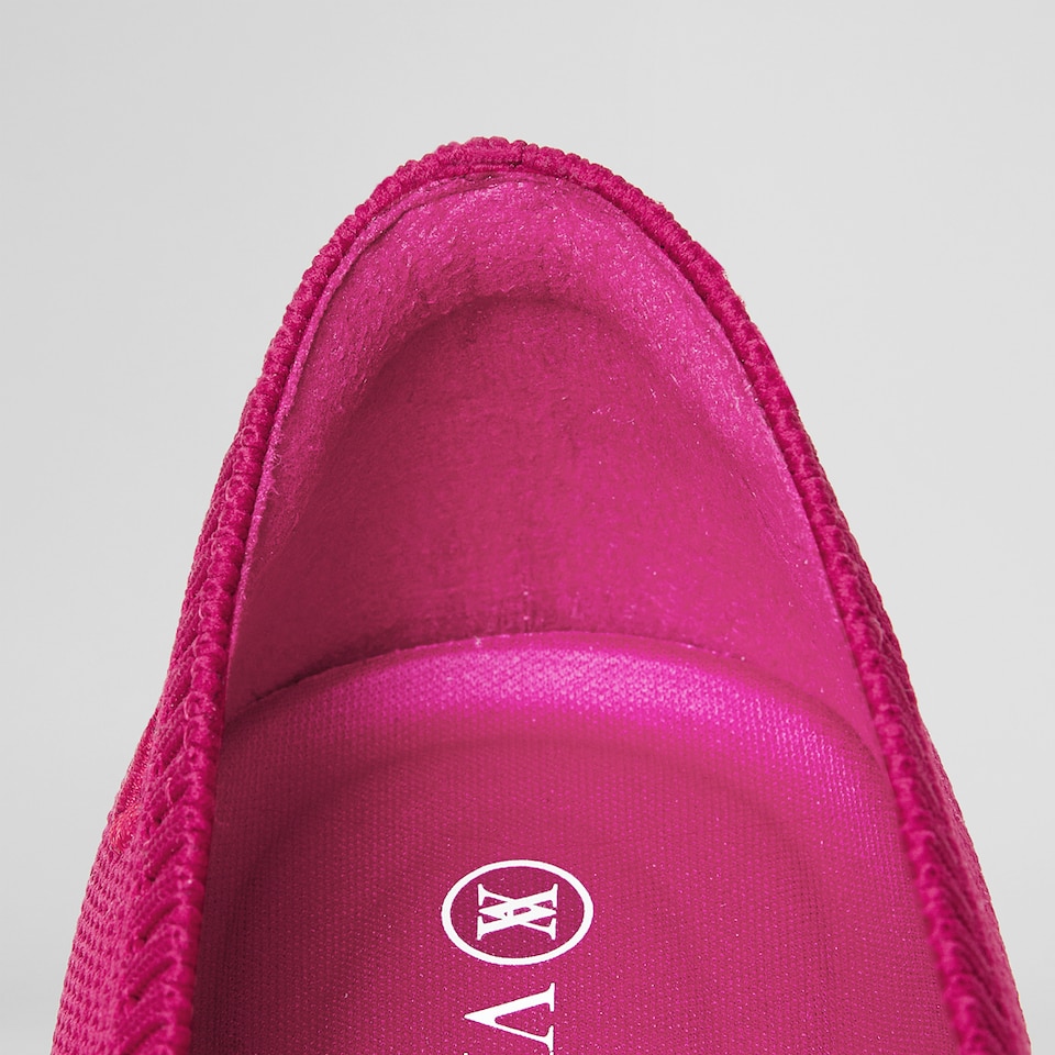 Aria5° Women Pointy Flats in (Rose Red) - Sustainable & Washable Shoes | VIVAIA
