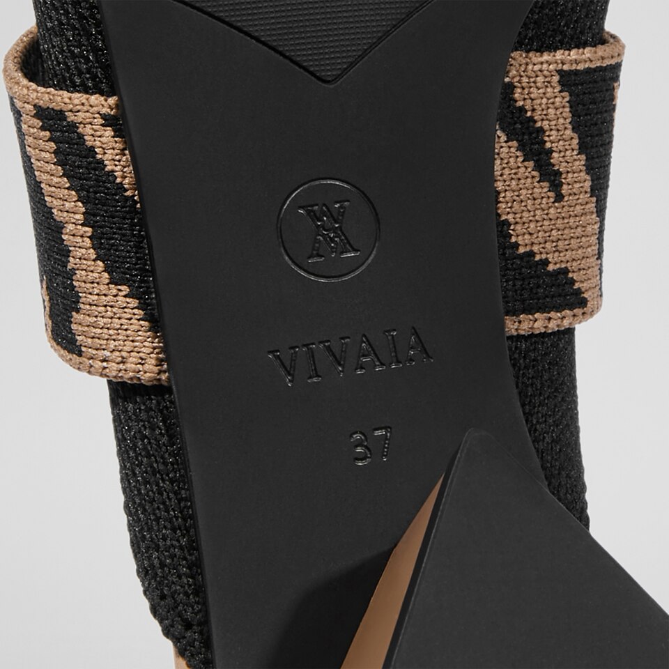 Jolie Pointed-toe Heels in Deep Ebony | Women's Sustainable and Stylish Black Shoes | VIVAIA