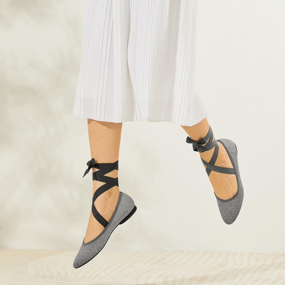 Tamia Bella Round-toe Flats in Smoke Gray | Women's Sustainable, Washable and Stylish Shoes | VIVAIA