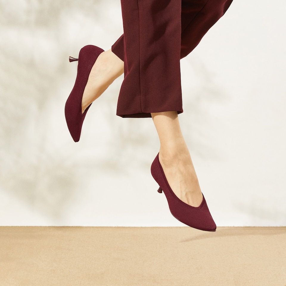 Stella Pointed-Toe Kitten Heels in Bordeaux Red -Women's Everyday Heel Shoes | VIVAIA