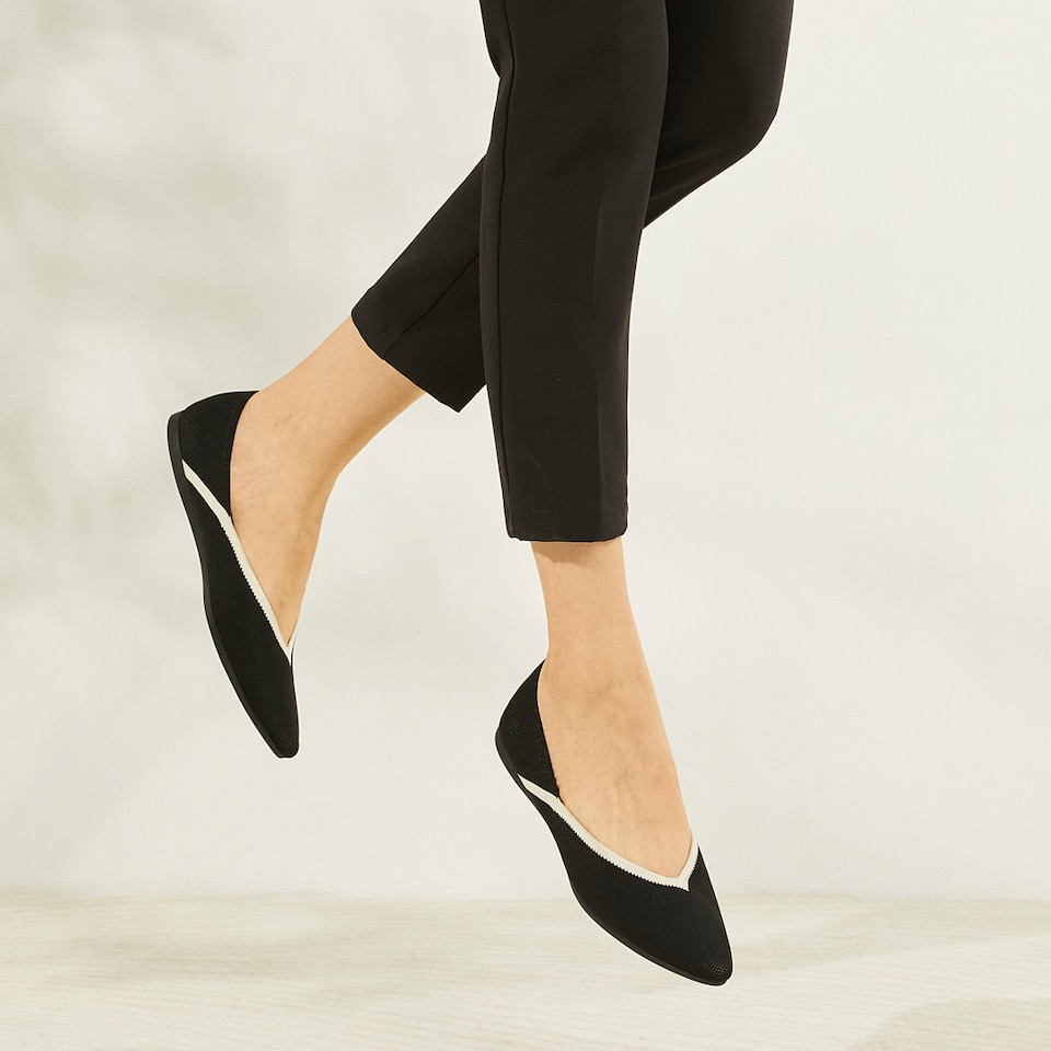 Vienna Pointy Flats in Deep Ebony | Women's Sustainable, Washable and Stylish Black Shoes | VIVAIA