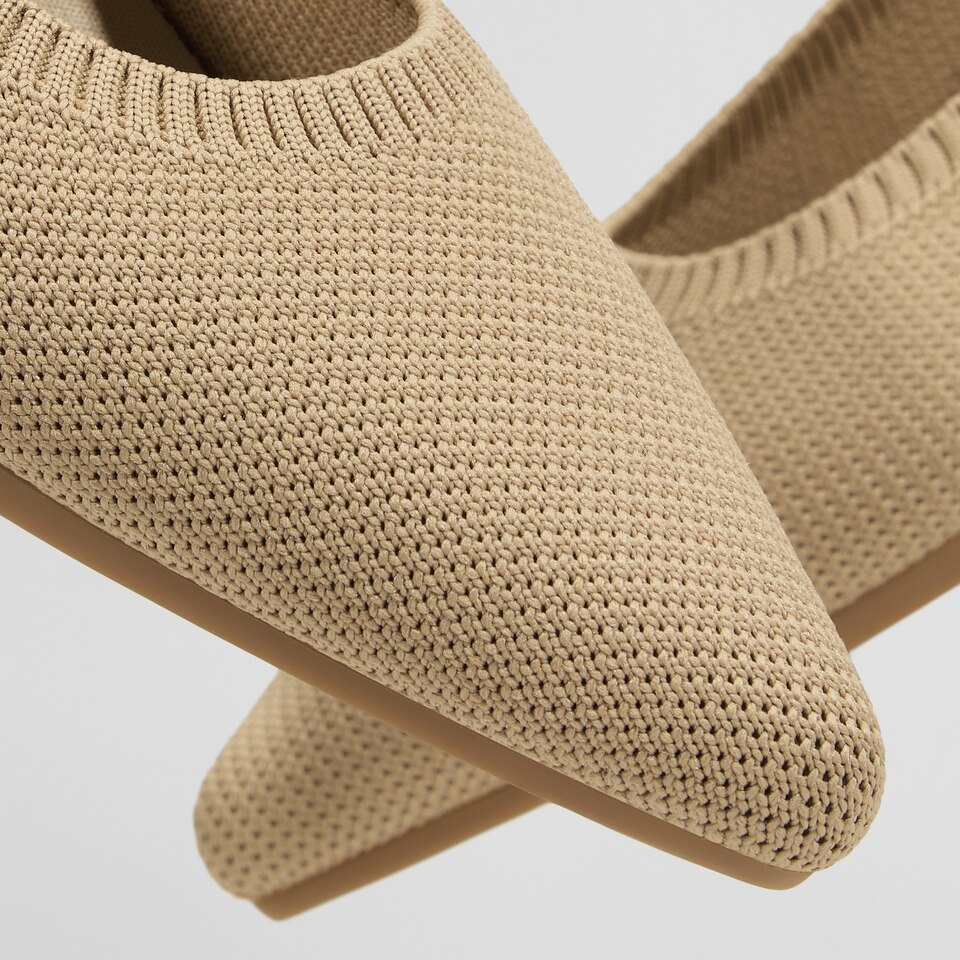 Aria5° Women Pointy Flats in Nude Peach - Sustainable & Washable Shoes | VIVAIA