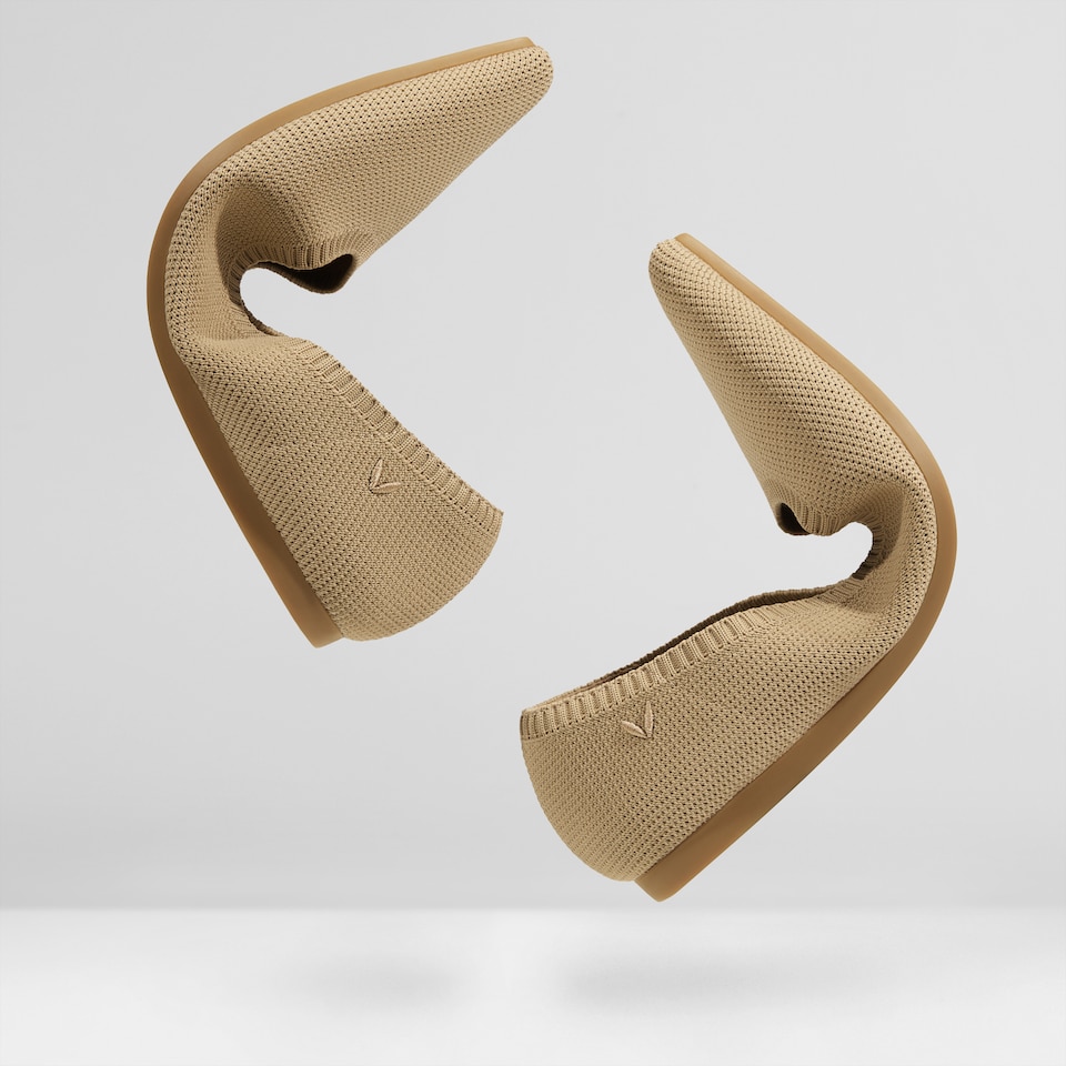 Aria5° Women Pointy Flats in Nude Peach - Sustainable & Washable Shoes | VIVAIA