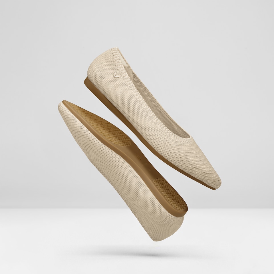 Aria5° Nude Women Pointy Flats in Almond - Sustainable & Washable Shoes | VIVAIA