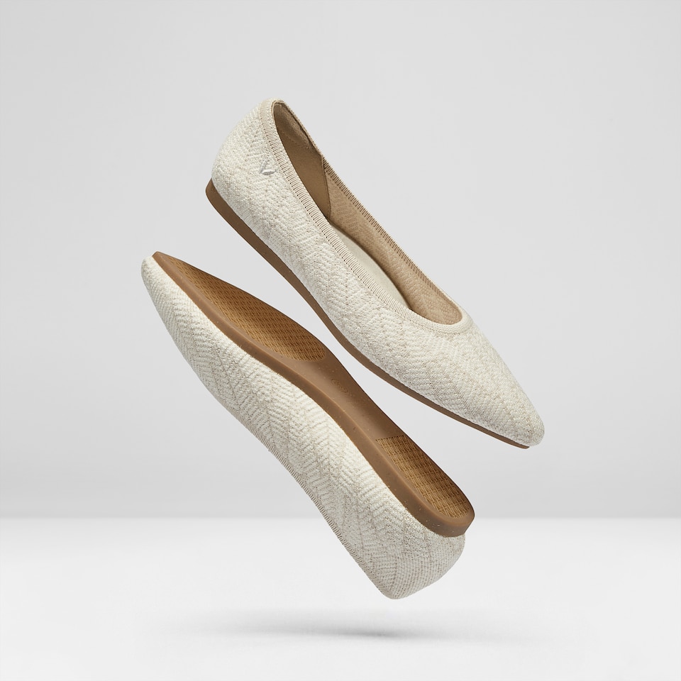 Aria5° Women Pointy Hemp Flats in Cream Ivory - Sustainable & Washable Shoes | VIVAIA