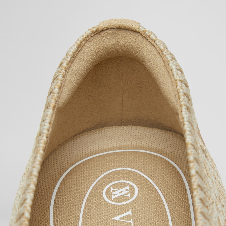 Aria5° Women Pointy Flats in Sand Woven - Sustainable & Washable Shoes | VIVAIA