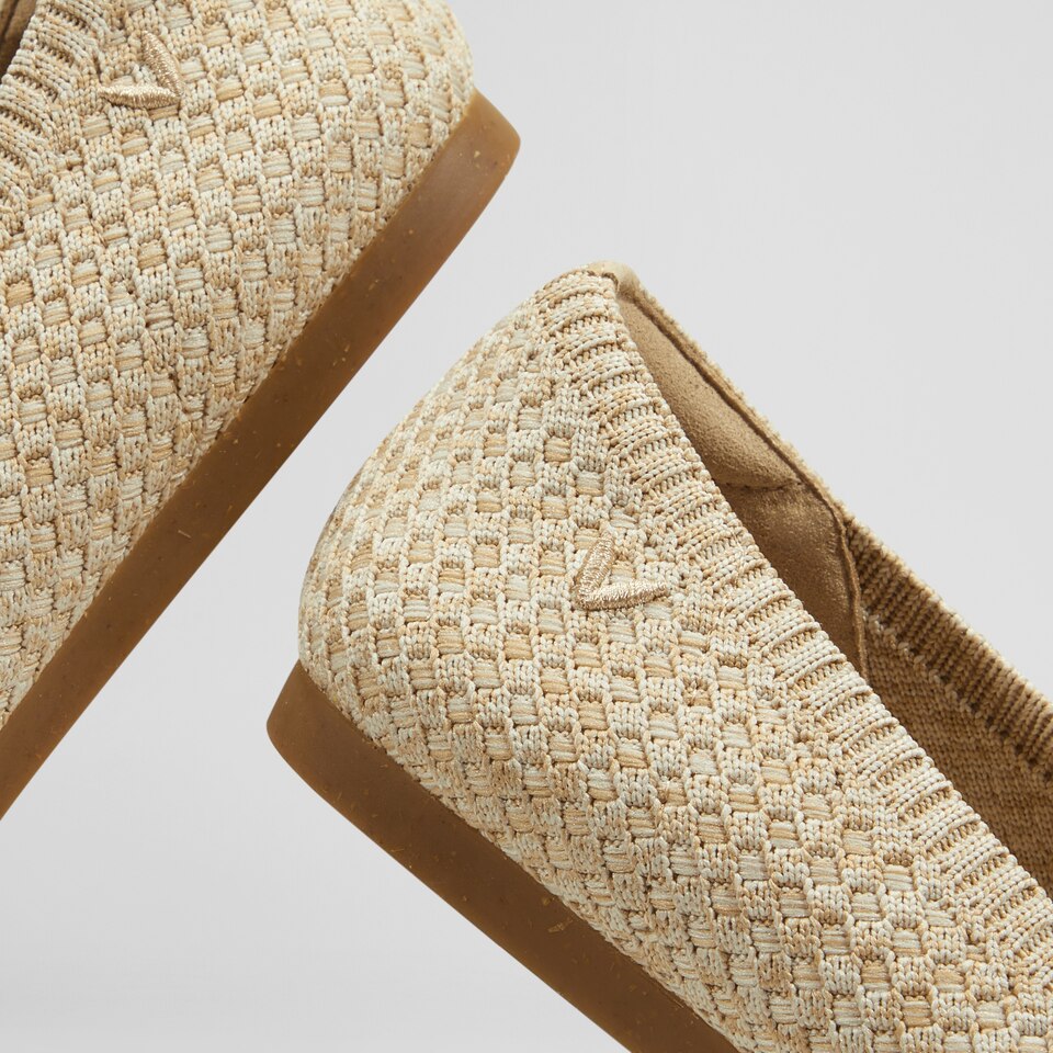 Aria5° Women Pointy Flats in Sand Woven - Sustainable & Washable Shoes | VIVAIA