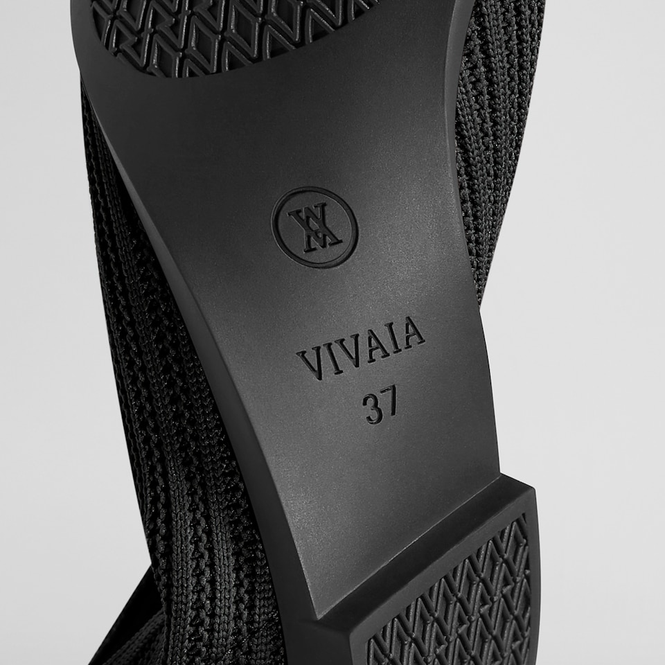 Macy Women's Pointy Flats in Solid BlackSustainable & Washable VIVAIA