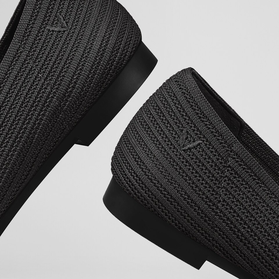 Macy Women's Pointy Flats in Solid BlackSustainable & Washable VIVAIA